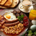 Ein üppiges Frühstück gilt als gesund. Ist es aber so gefährlich wie Rauchen? (lunamaria/fotolia.com)