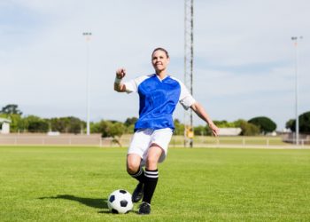 In einer neuen Studie hat sich gezeigt, dass Fußballtraining auf zellulärer Ebene Mechanismen in Gang setzt, die dem Alterungsprozess entgegen wirken und langfristig positive Auswirkungen auf die Herzgesundheit haben können. (Bild: WavebreakMediaMicro/fotolia.com)