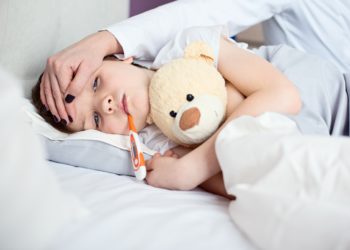 Derzeit werden in ganz Deutschland immer mehr Influenza-Fälle registriert. in Saarbrücken ist ein kleines Mädchen an einer schwer verlaufenden Grippe gestorben. (Bild: Daniel Jędzura/fotolia.com)