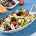 In einer neuen Studie hat sich gezeigt, dass die mediterrane Ernährungsweise vom Überessen abhält. (Bild: kab-vision/fotolia.com)