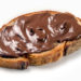 Nutella ist ein süßer Brotaufstrich, welcher in vielen Ländern konsumiert wird. Experten warnen jetzt davor, dass enthaltenes Palmöl krebserregend wirken könnte. (Bild: angelo.gi/fotolia.com)