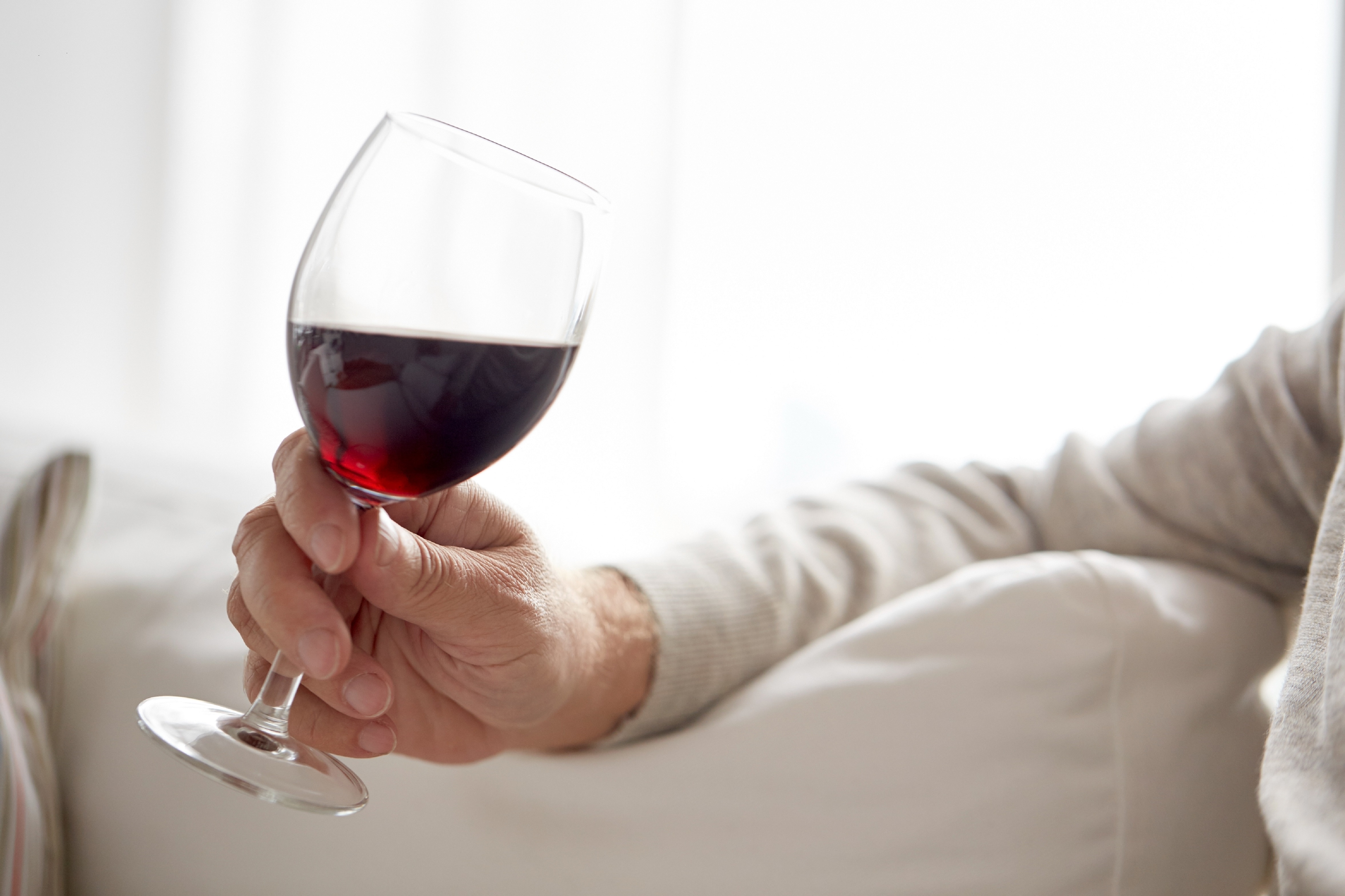 Rotwein und Knoblauch zum Abnehmen