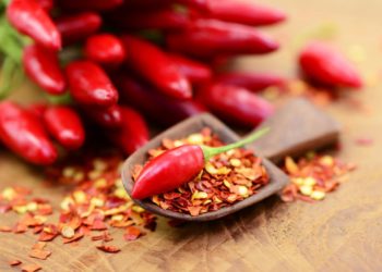 Bei einer Gesichtsrose sollte auf scharfe Gewürze, wie z.B. Chili, verzichtet werden. (Bild: photocrew/fotolia.com)