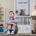 Wenn Kinder mit Asperger-Autismus sich weigern, mit fremden Menschen zu sprechen, kann eine Therapie helfen. (Bild: Photographee.eu/stock.adobe.com)