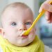 Die Drogeriemarktkette dm hat eine Rückruf für Babynahrung gestartet. In den betroffenen Produkten könnten Schimmelpilzgifte enthalten sein. (Bild: Reicher/fotolia.com)