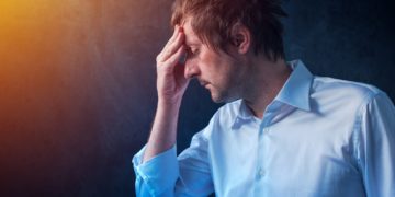 "Benommenheit" bezeichnet die leichteste quantitative Bewusstseinsstörung. Bei dieser bleibt der Betroffene weiterhin geistig klar. (Bild: Bits and Splits/fotolia.com)
