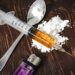 Drogensucht wird meist mit illegalen Substanzen wie Heroin oder Kokain in Verbindung gebracht. (Bild: Witthaya/fotolia.com)