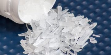 Crystal Meth macht extrem schnell abhängig und richtet massive körperliche und psychische Schäden an. (Bild: Kaesler Media/fotolia.com)