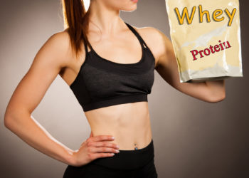 Bodybuilderinnen nehmen oft Protein als Nahrungsergänzungsmittel auf.  Bei einem Gendefekt des Harnwegszyklus kann ihr Körper diese nicht verarbeiten. (Samo Trebizan/fotolia)