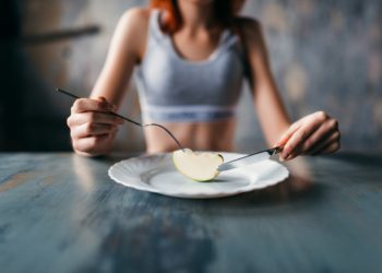 Anorexia nervosa ist die häufigste Essstörung, oft mit lebensbedrohlichen Folgen einer Unterernährung.(Bild: Nomad_Soul/fotolia.com)