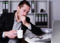 "Ausgebrannt zu sein" ist ein ernstes Thema in unserer heutigen Zeit. Zunehmender Leitungsdruck in der Arbeitswelt ist einer der Gründe. (Bild: Wellnhofer Designs/fotolia.com)