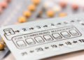 Auch Hormonpräparate wie die Pille, können Schmerzen in den Eierstöcken auslösen. (Bild: Wolfilser/fotolia.com)