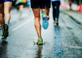 Wenn man beim Laufen schwere Beine bekommt ermüdet die Muskulatur, dies ist meistens ein Zeichen für eine mangelnde Kondition. (Bild: sportpoint/fotolia.com)