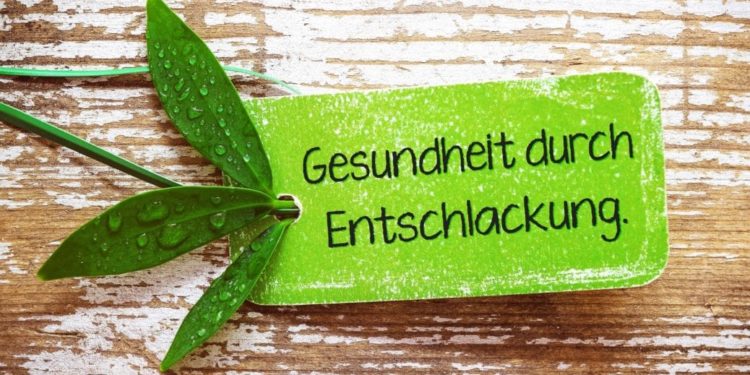 Obwohl über die Notwendigkeit von Entschlacken noch diskutiert wird, fühlen sich Personen, die eine Entschlackungskur durchführen, in der Regel gesünder als vorher. (Bild: stockpics/fotolia.com)