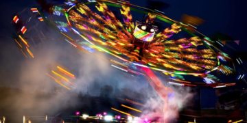 Nach einer Karussellfahrt ist den meisten Menschen schwindelig, aber der Schwindel verschwindet in der Regel schnell (Bild: Comofoto/fotolia.com)