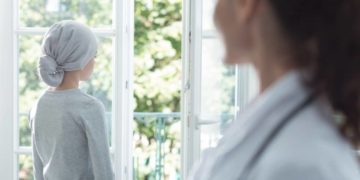Leiden Kinder oder Jugendliche an einem bösartigen Knochenkrebs, handelt es sich in bis zu fünfzehn Prozent um ein Ewing-Sarkom. (Bild: Photographee.eu/fotolia.com)