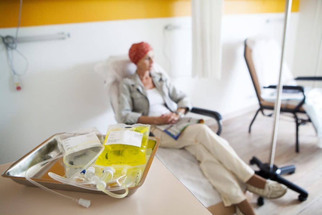 Krebs: Kein Haarausfall mehr durch Chemotherapie mit neuer Methode – Heilpraxis