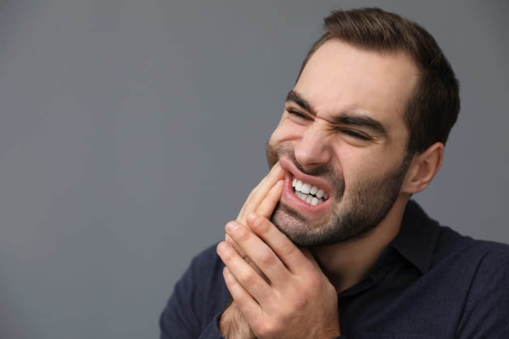 Zahn grau karies