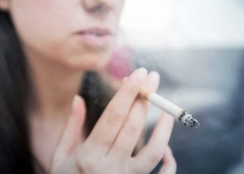 Tabakrauchen könnte vor einer Covid-19 Erkrankung schützen. (Bild: mitarart/fotolia.com)