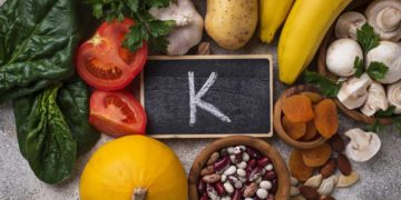 Eine ausgewogene Ernährung garantiert, dass der Kaliumbedarf im Körper gedeckt ist. (Bild: Yulia-Furman/fotolia.com)