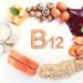 Unterschiedliche Vitamin B12 enthaltende Lebensmittel im Kreis angeordnet