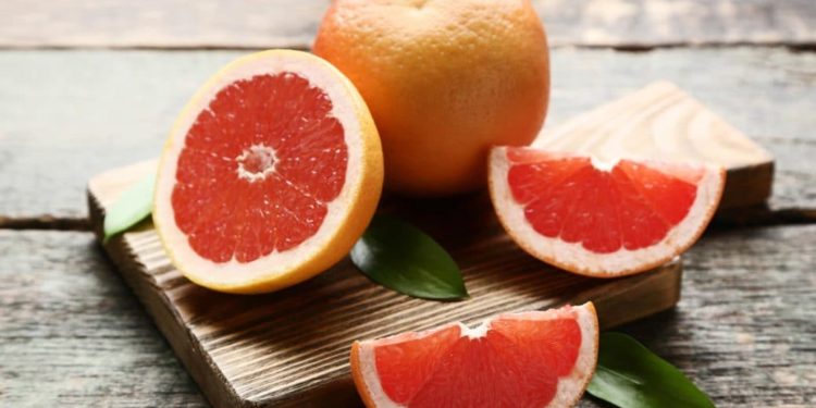 Grapefruit in Stücken