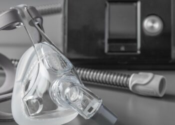 Nahaufnahme einer CPAP-Maske.