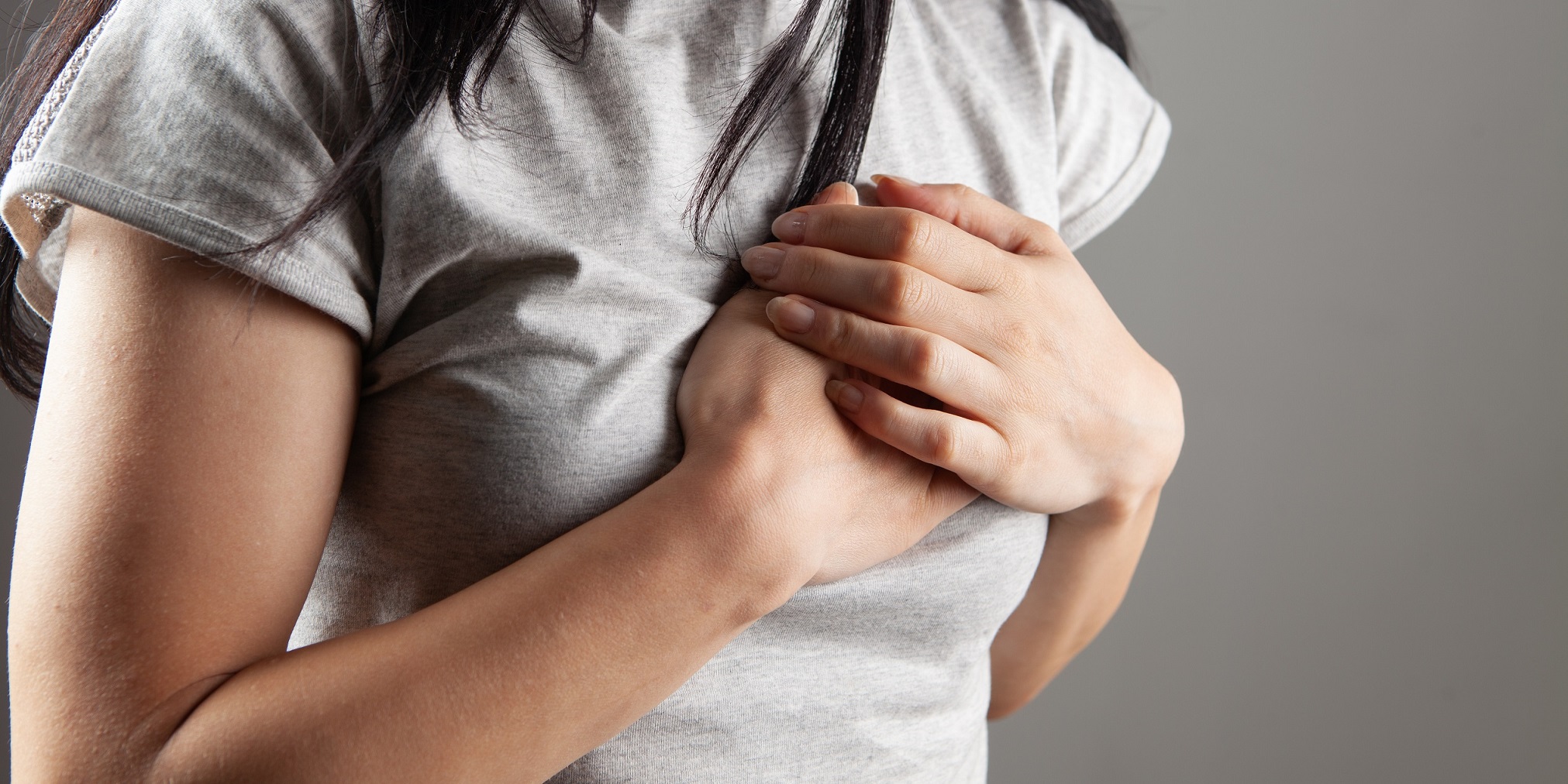 Durchsichtige Flüssigkeit Aus Der Brust Vor Periode Brustspannen – Gespannte Brust – Ursachen und Symptome – Heilpraxis