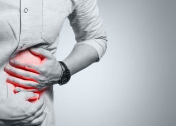 Männlicher Rumpf mit Schmerzen links