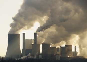 Die weiter zunehmende Luftverschmutzung hat erhebliche negative Auswirkungen auf das menschliche Gehirn. (Bild:  Ana Gram/Stock.Adope.com)