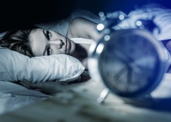 Schlaflosigkeit verstärkt das Risiko für verschiedene Erkrankungen. (Bild:  BillionPhotos.com/Stock.Adobe.com)