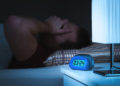 Kann eine einzige Nacht des gestörten Schlafs das Risiko für Alzheimer erhöhen? (Bild: terovesalainen/Stock.Adobe.com)