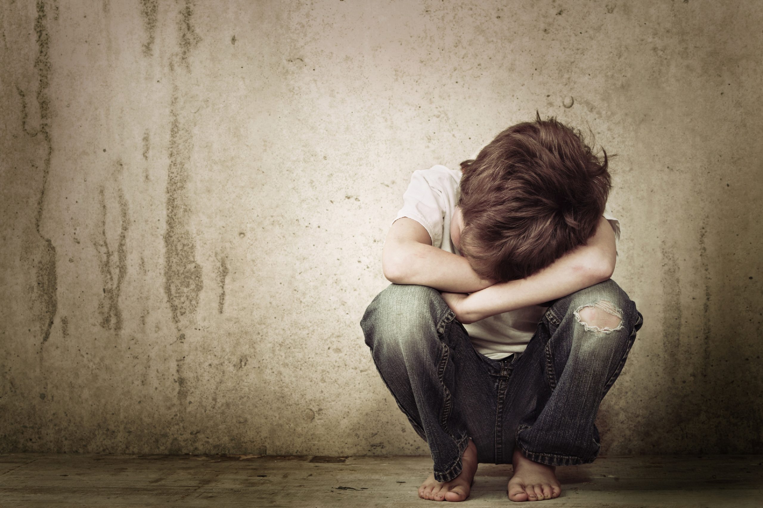 Vernachlässigte Kinder haben später kleinere Gehirne – Heilpraxis