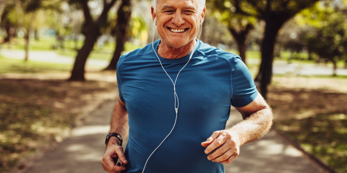 Gerade wenn untrainierte Menschen mit Ausdauersport beginnen, können bei falscher Herangehensweise einige gesundheitliche Risiken entstehen. (Bild: Jacob Lund/Stock.Adobe.com)