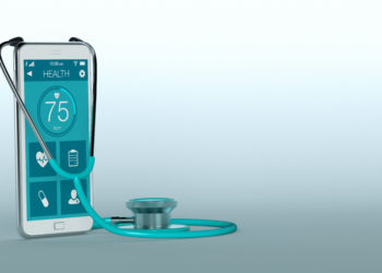 Stethoskop und ein Smartphone mit einer medizinischen App