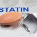 Statin-Tablette auf einem Medikamentenblister