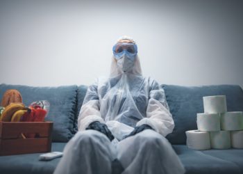 Wie lange ist eine soziale Isolation in Zeiten von Corona sinnvoll? (Bild:  astrosystem/Stock.Adobe.com)