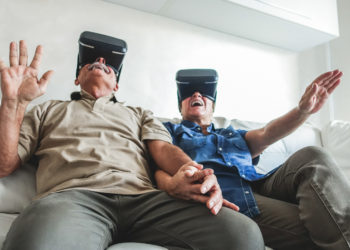 Virtuelle Realität ist eine Möglichkeit, um sich vor den psychischen Auswirkungen der Coronakrise zu schützen. (Bild: DisobeyArt/Stock.Adobe.com)
