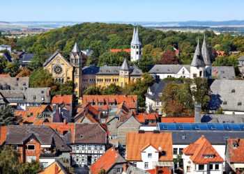 Ein Blick über die Stadt Goslar im Harz.