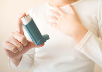 Werden wir in Zukunft mit der Hilfe eines Proteins aus Wurmlarven ein effektives Medikament gegen Asthma entwickeln können? (Bild: Orawan/Stock.Adobe.com)
