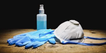 Wie können Gesichtsmasken effektiv desinfiziert werden? (Bild: rcfotostock/Stock.Adobe.com)