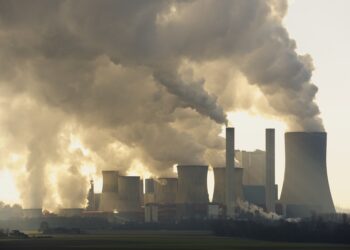 Luftverschmutzung führt zu verschiedenen negativen Auswirkungen für die menschliche Gesundheit. (Bild: Ana Gram/Stock.Adobe.com)