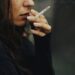 Rauchen scheint tatsächlich Einsamkeit zu verstärken. (Bild: Rawpixel.com/Stock.Adobe.com)