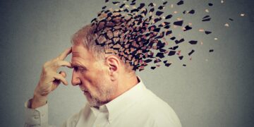 Können bestimmte Faktoren bereits im jungen Alter auf ein Risiko für Demenz hinweisen? (Bild: pathdoc/Stock.Adobe.com)