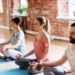 Welchen Einfluss hat Yoga auf chronische Rückenschmerzen? (Bild: Syda Productions/Stock.Adobe.com)