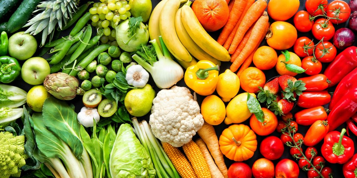 Eine Auswahl an Obst und Gemüse.