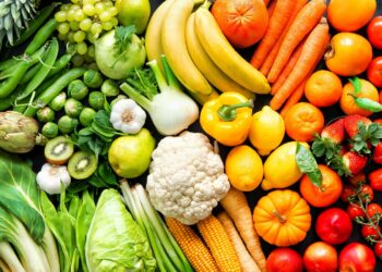 Eine Auswahl an Obst und Gemüse.