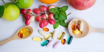 Können Vitamine in Nahrungsergänzungsmitteln die Dauer von Erkrankungen reduzieren und dabei auftretende Symptome vermindern? (Bild: Praewpan/Stock.Adobe.com)
