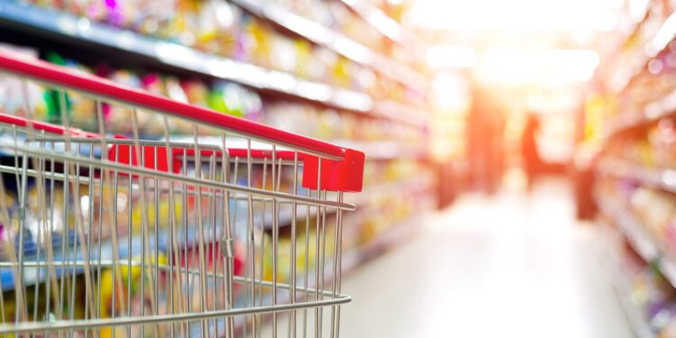 Einkaufswagen in einem Supermarkt