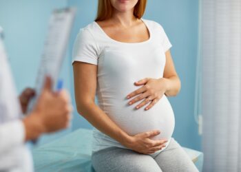 Ein hoher Blutdruck in der Schwangerschaft scheint mit schwereren Beschwerden in den Wechseljahren verbunden zu sein. (Bild: pressmaster/Stock.Adobe.com)